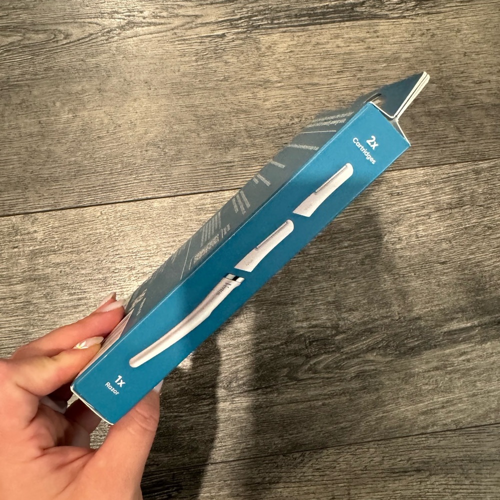 VENUS Facial Razor for Women - Teal Packaging, White Razor - Picture 4 of 5